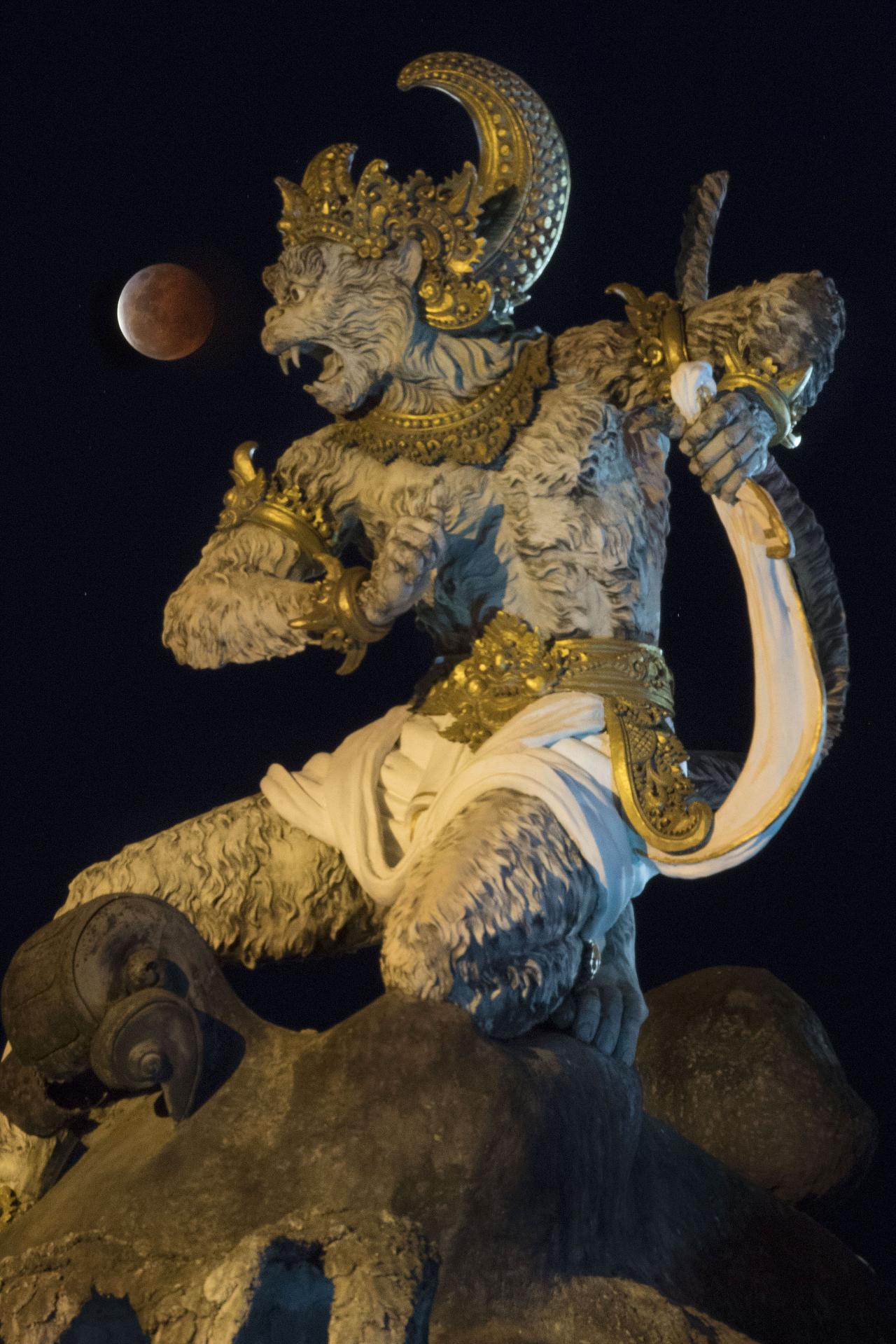 Gerhana Bulan Total...