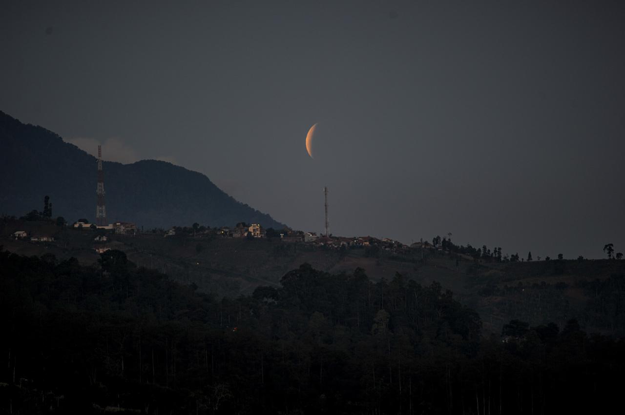 Gerhana Bulan Total...