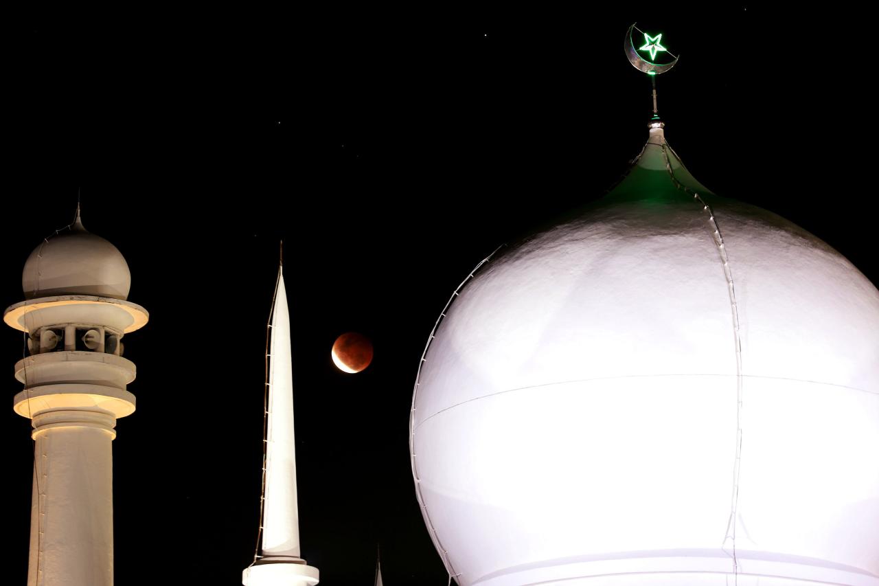 Gerhana Bulan Total...