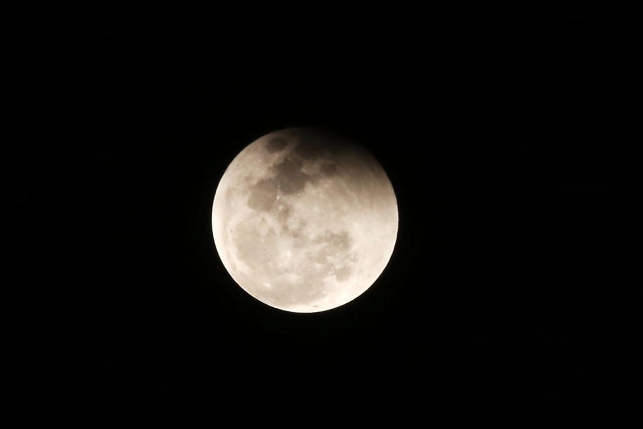 Gerhana Bulan Total...