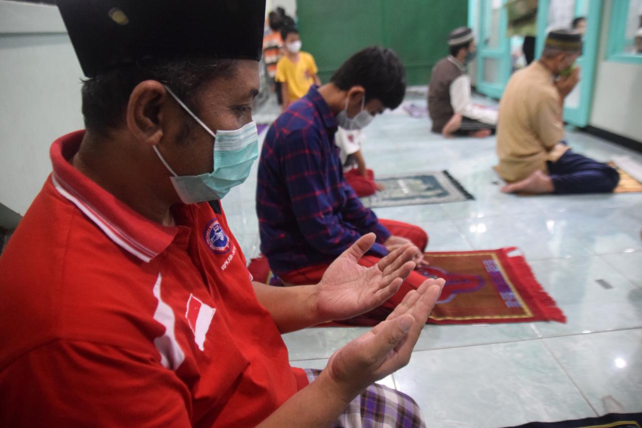 Puluhan Warga Bulusan...