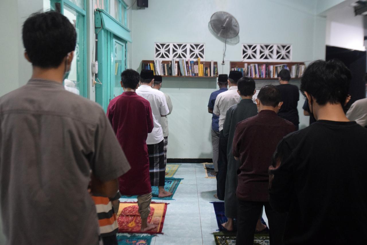 Puluhan Warga Bulusan...