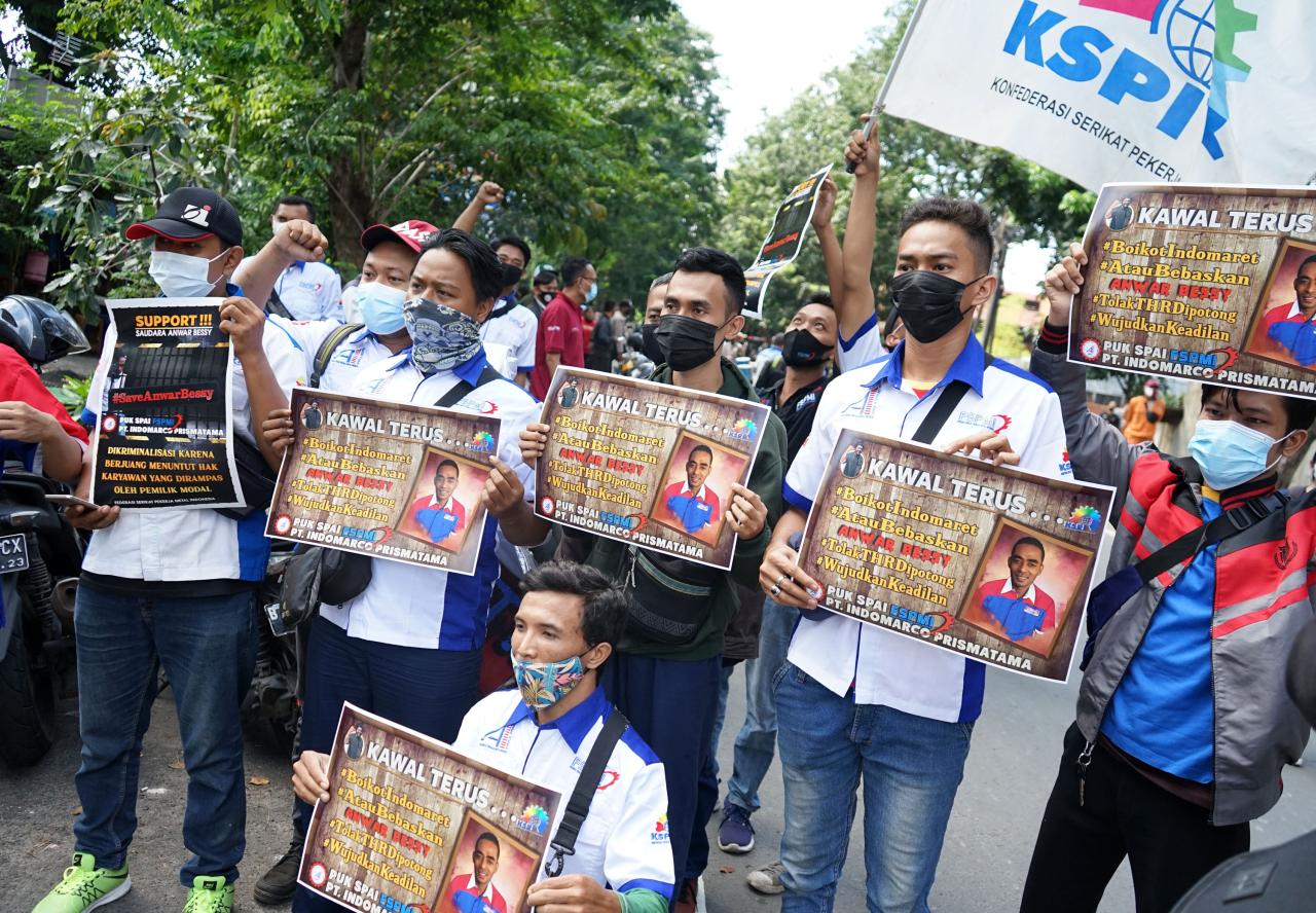 Buruh Gelar Aksi Boikot...