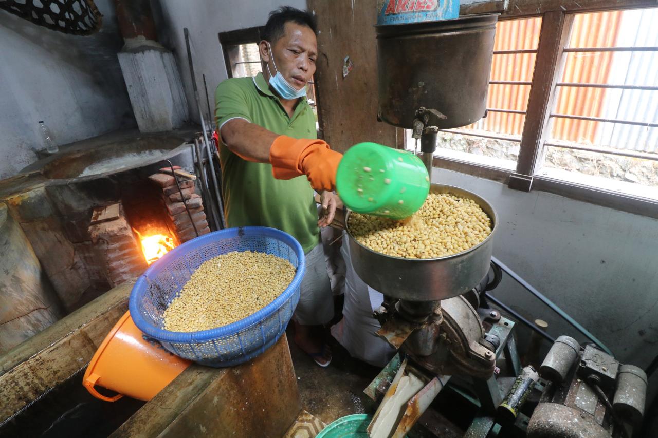Harga Kedelai Impor...