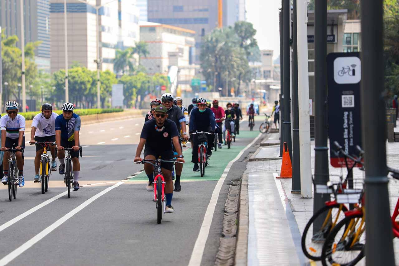 Masuk Jalur Umum, Pesepeda...