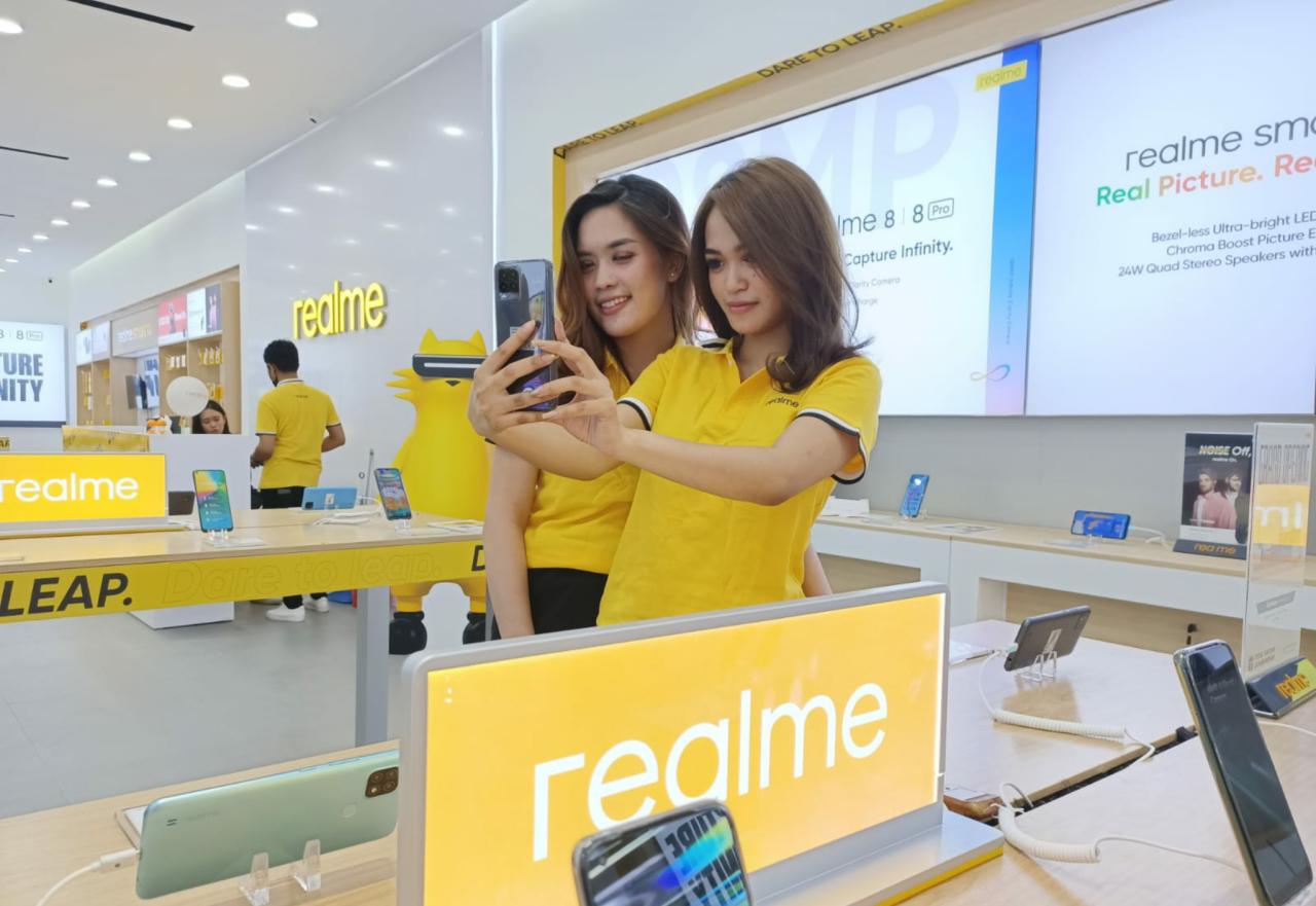 Realme Buka Dua Official...
