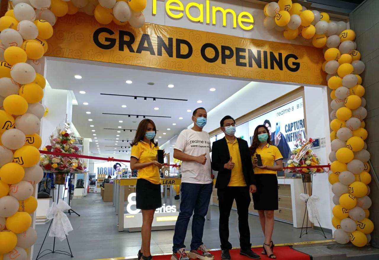 Realme Buka Dua Official...