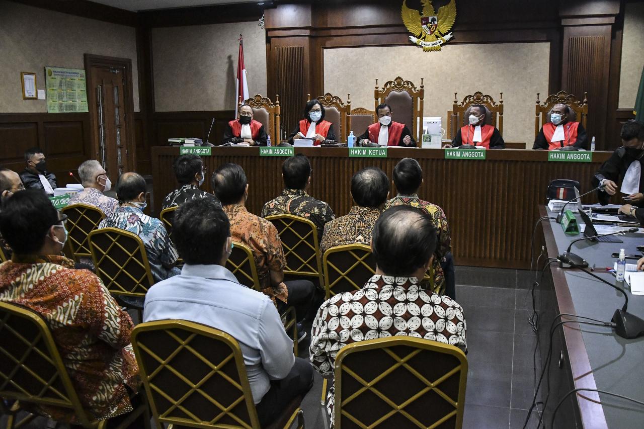 Sidang Dakwaan 13 Tersangka...