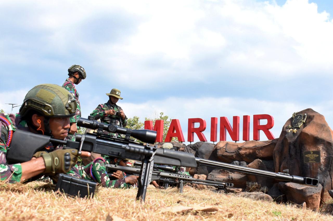 Sangar, Marinir Tembakkan...