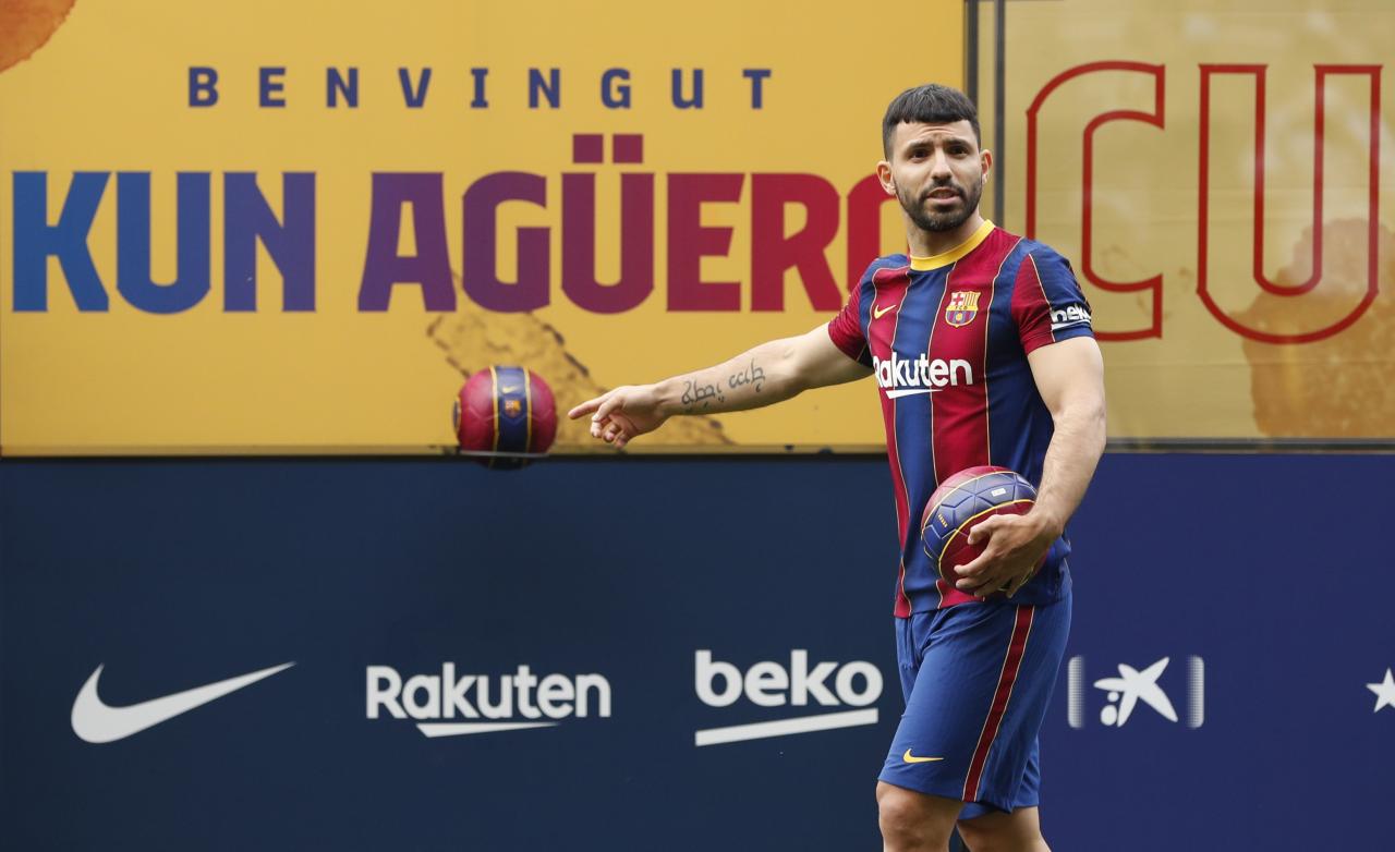 Rela Potong Gaji, Sergio...