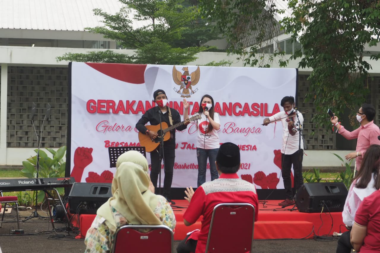 Bersama Pengamen Jalanan,...