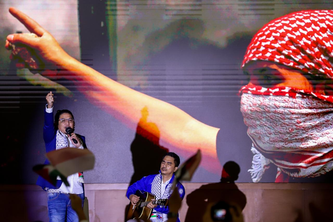 Pasha dan Enda Ungu...