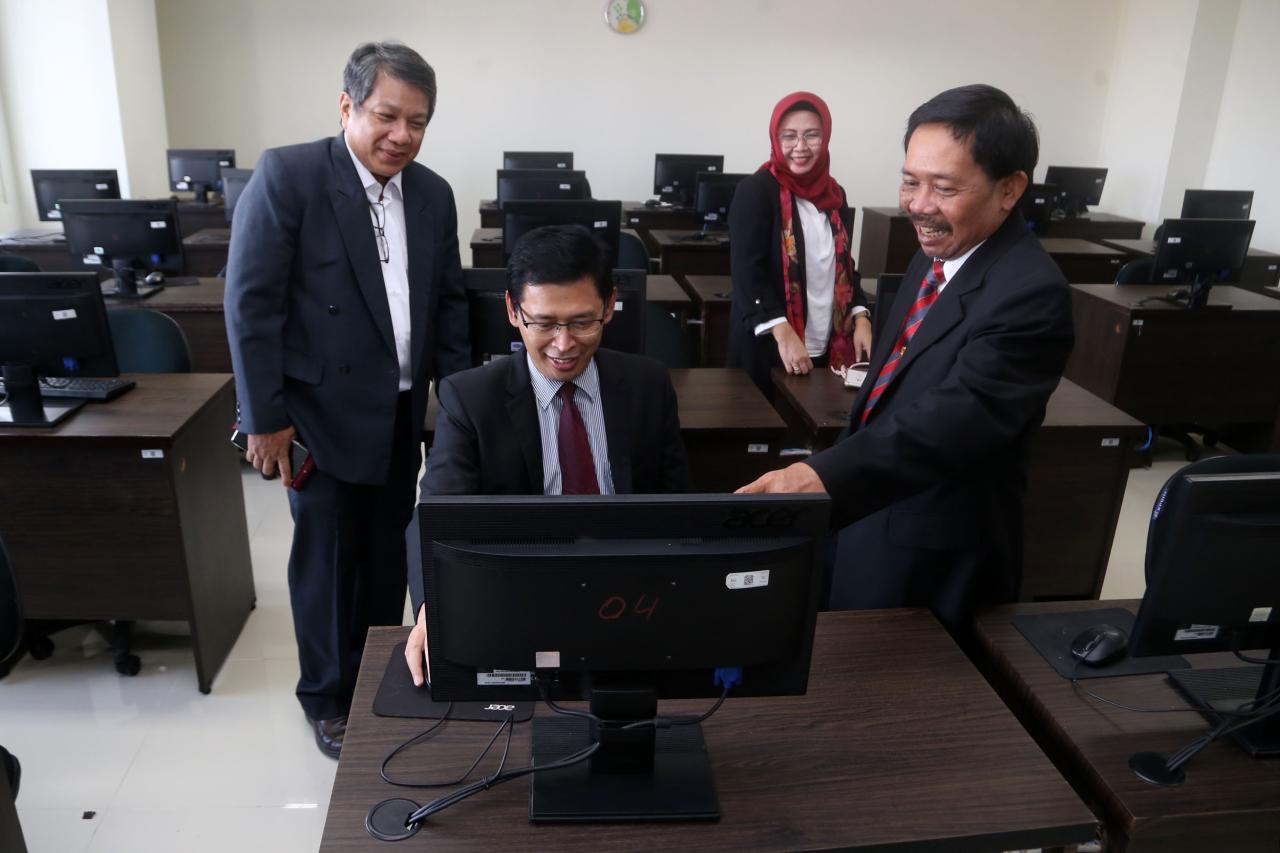 Meniti Kejayaan Majapahit,...
