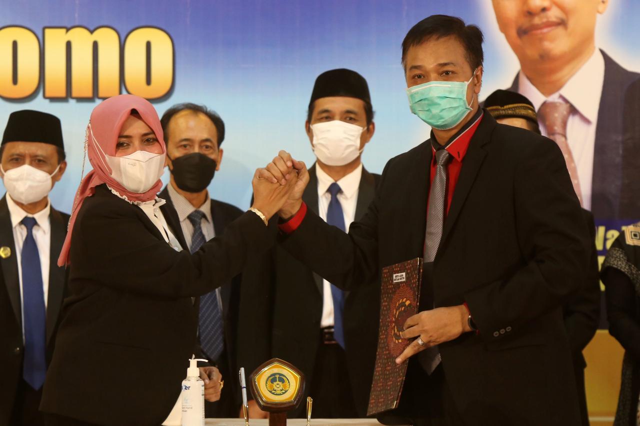 Mahfud MD Hadiri Pelantikan...