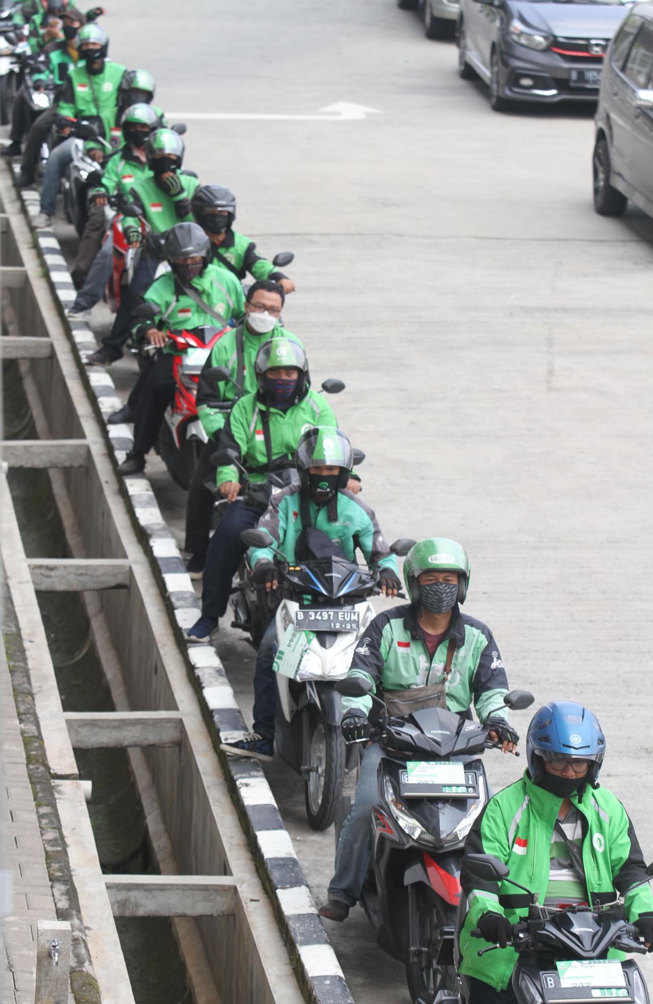 Ratusan Mitra Driver...