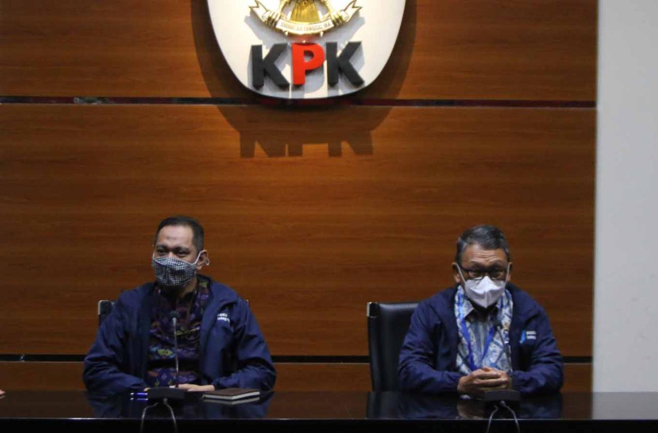 KPK dan Kementerian...