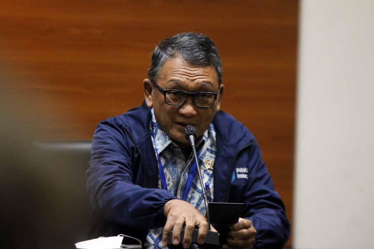 KPK dan Kementerian...