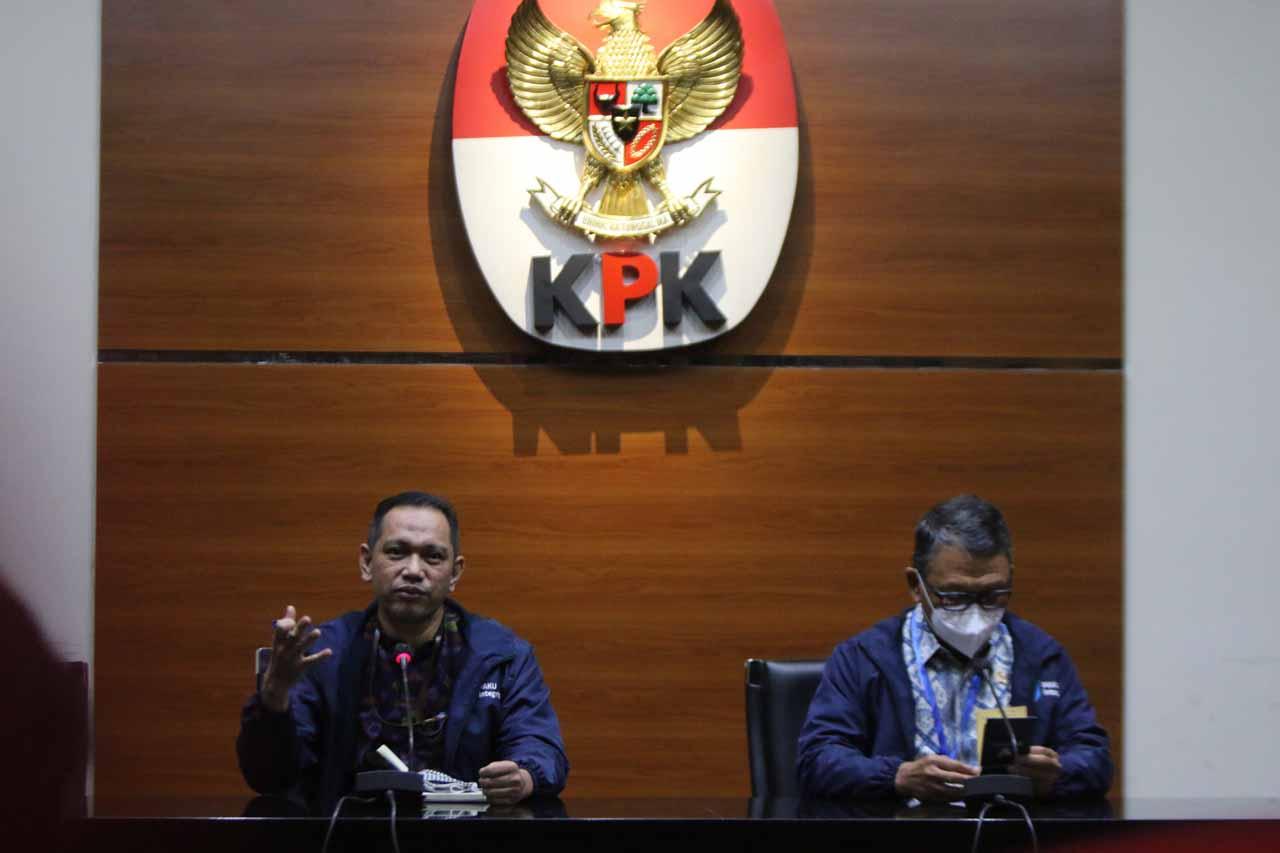 KPK dan Kementerian...