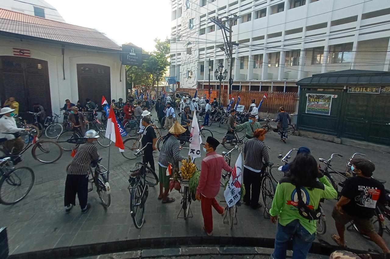 Parade Sepeda Penny...