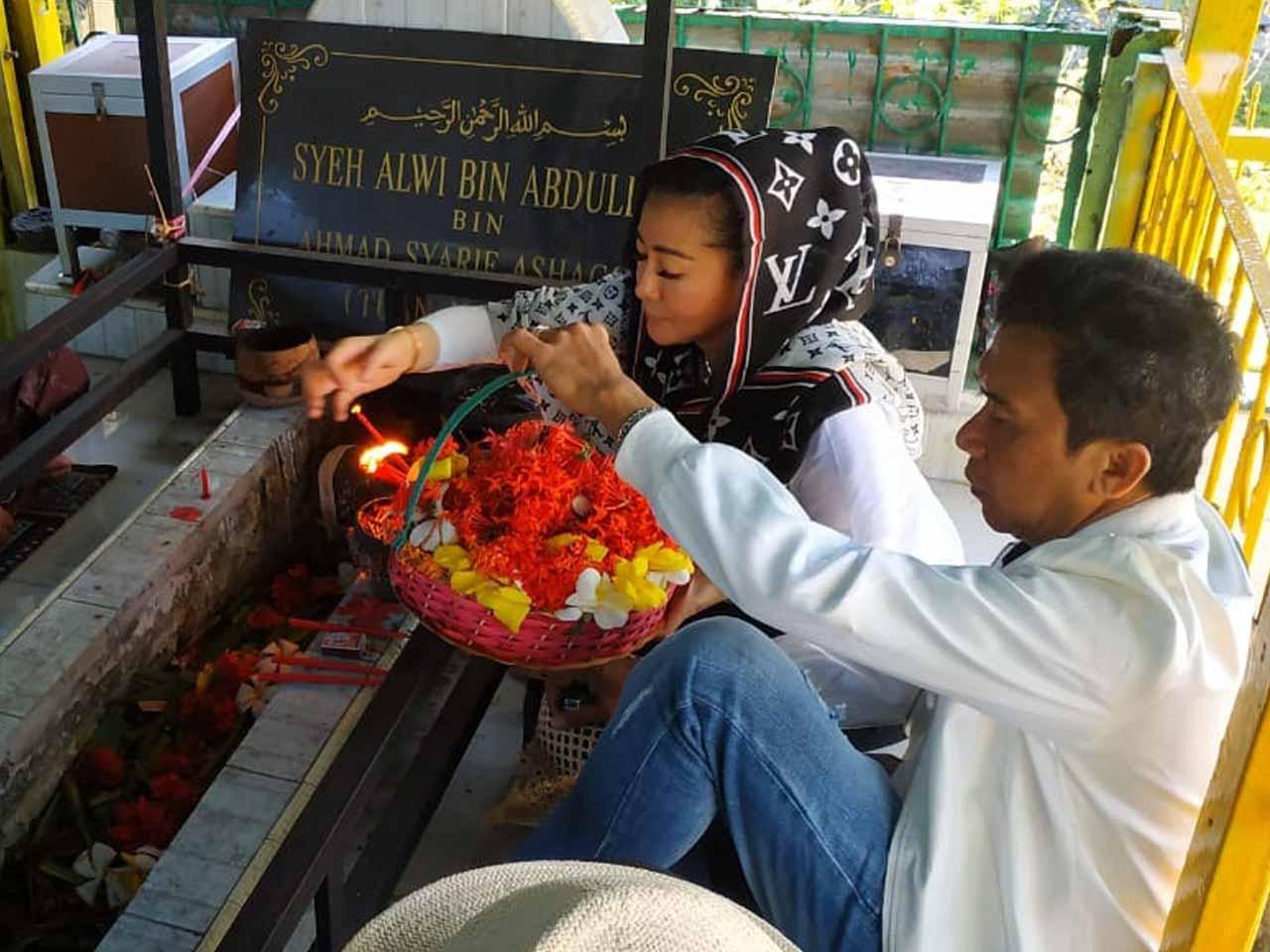 Hargai Leluhur Terdahulu,...