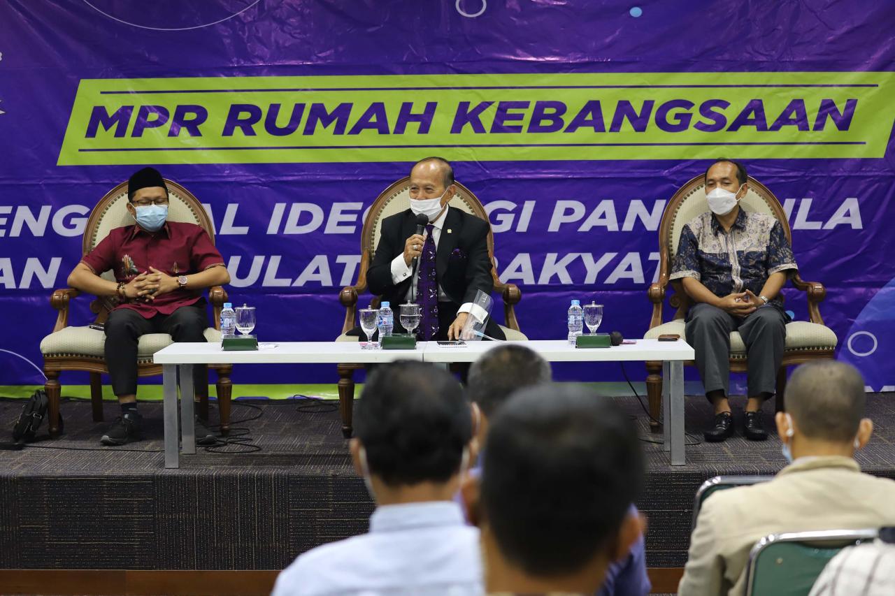 Diskusi Empat Pilar:...