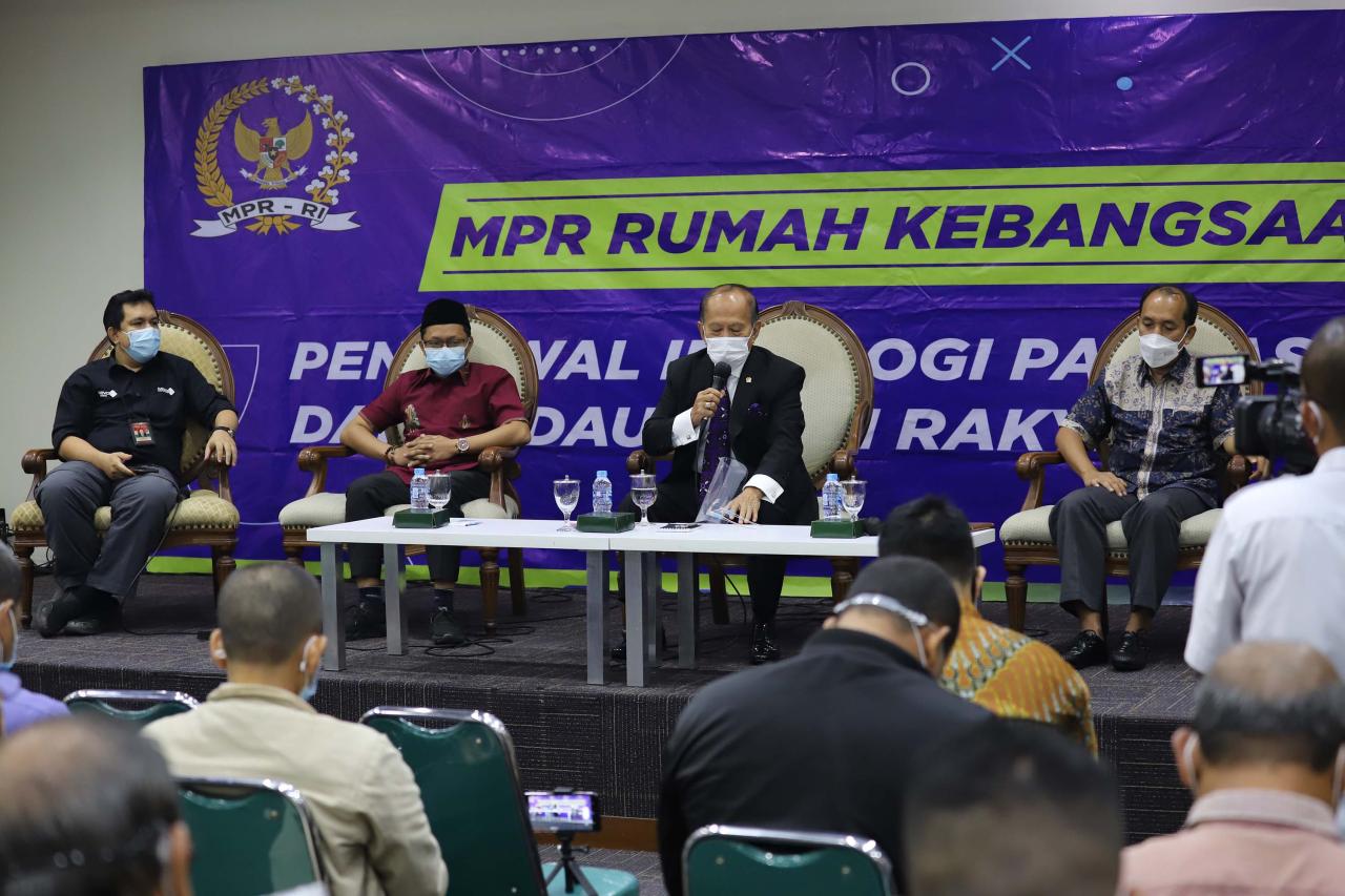 Diskusi Empat Pilar:...