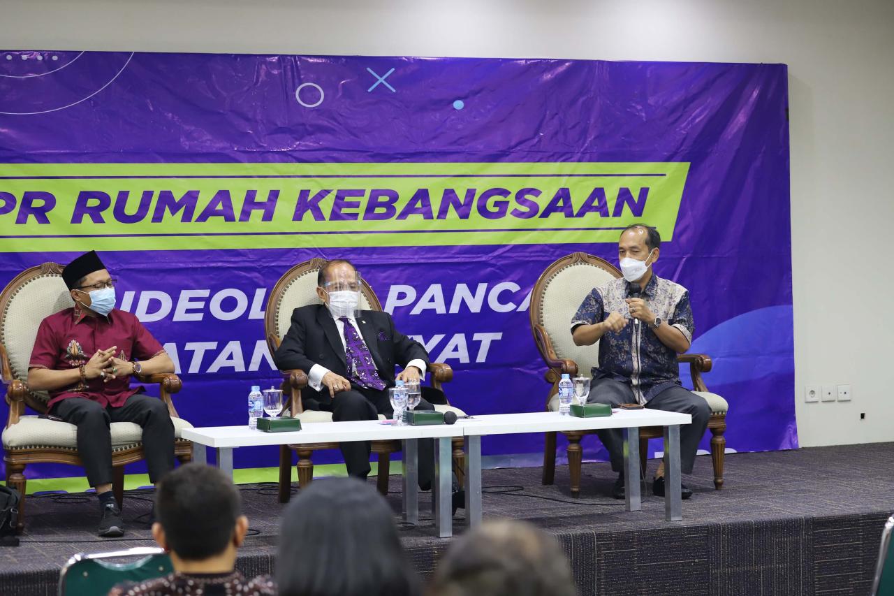 Diskusi Empat Pilar:...