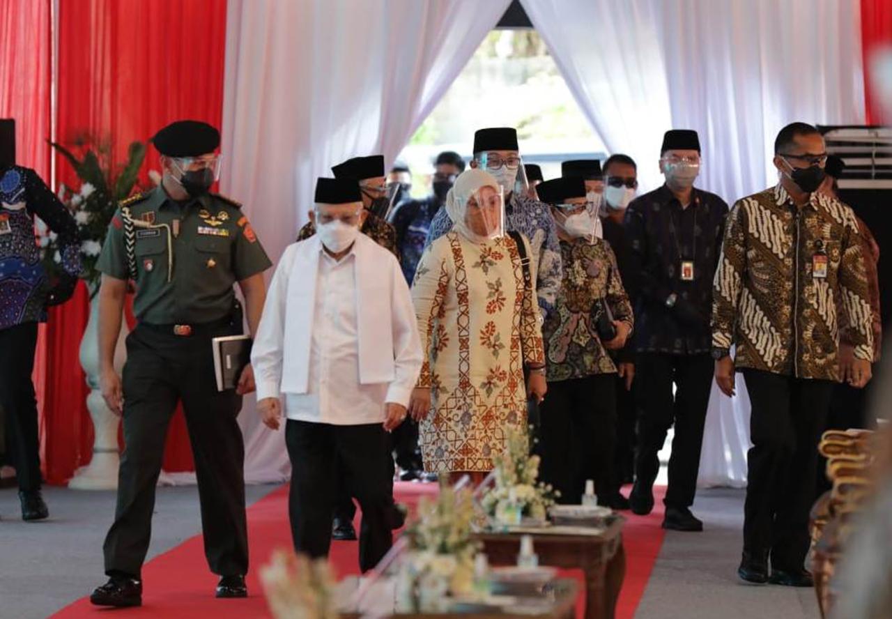 Wapres Maruf Amin Resmikan...