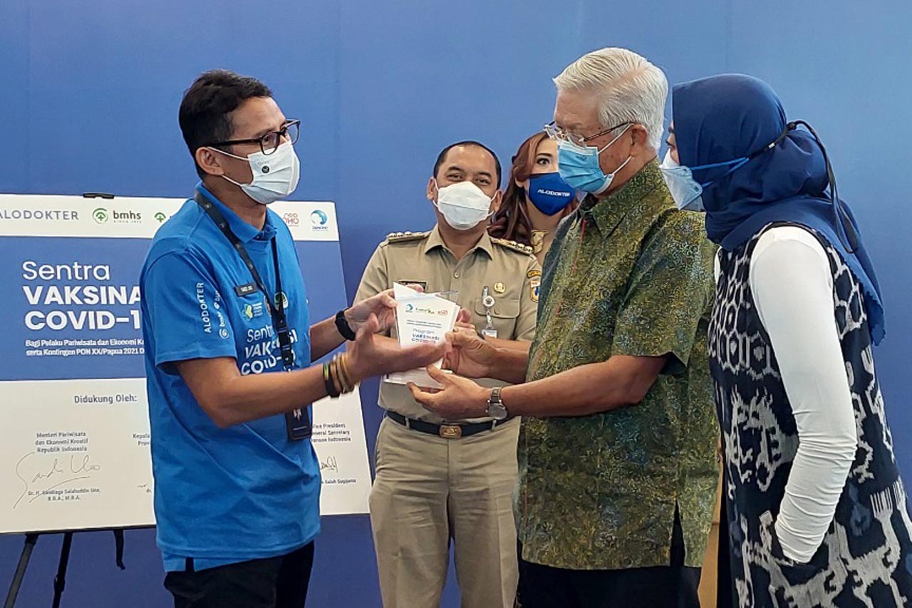 Sandiaga Uno Kunjungi...