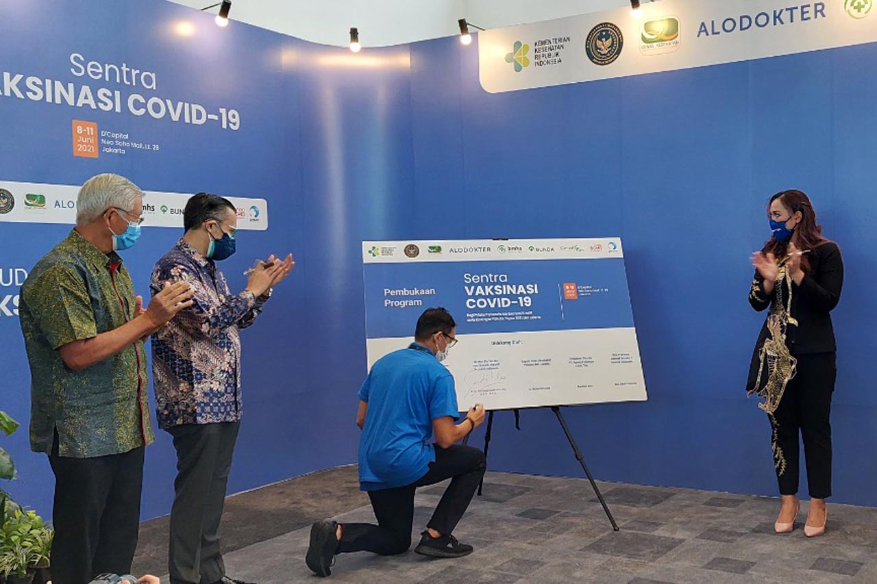 Sandiaga Uno Kunjungi...