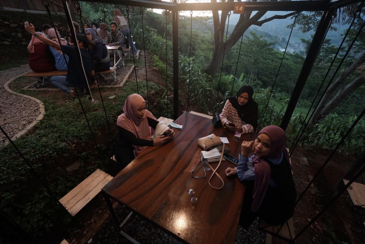 Jungle Cafe Trawas,...