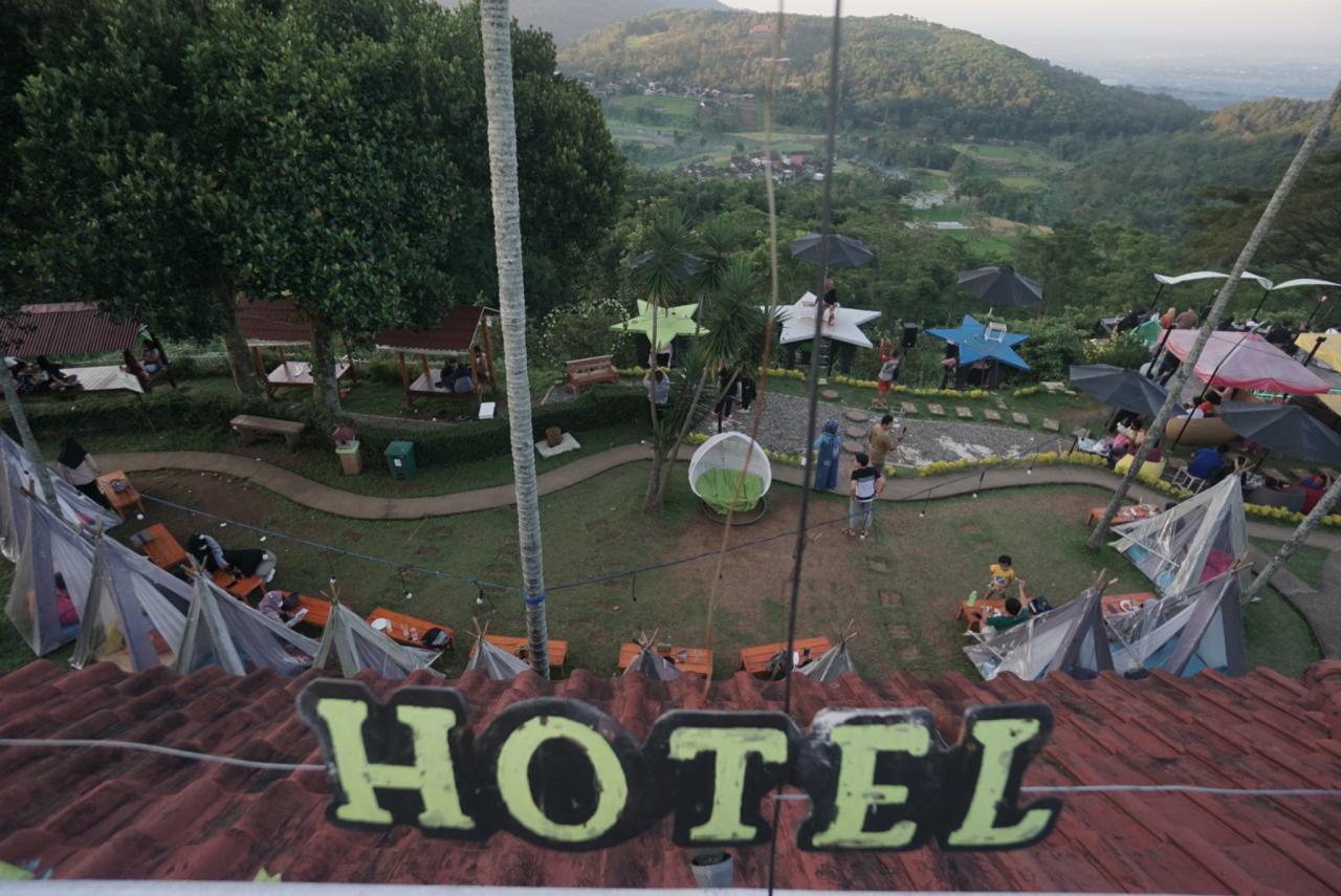 Jungle Cafe Trawas,...
