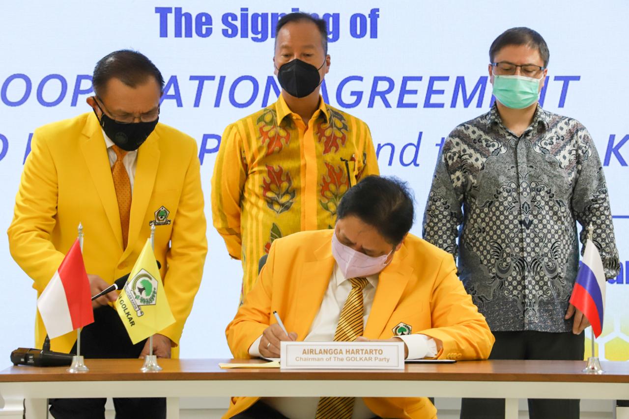 Kerjasama Golkar dengan...