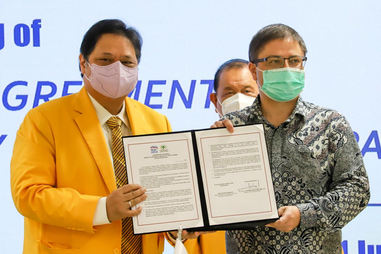 Kerjasama Golkar dengan...