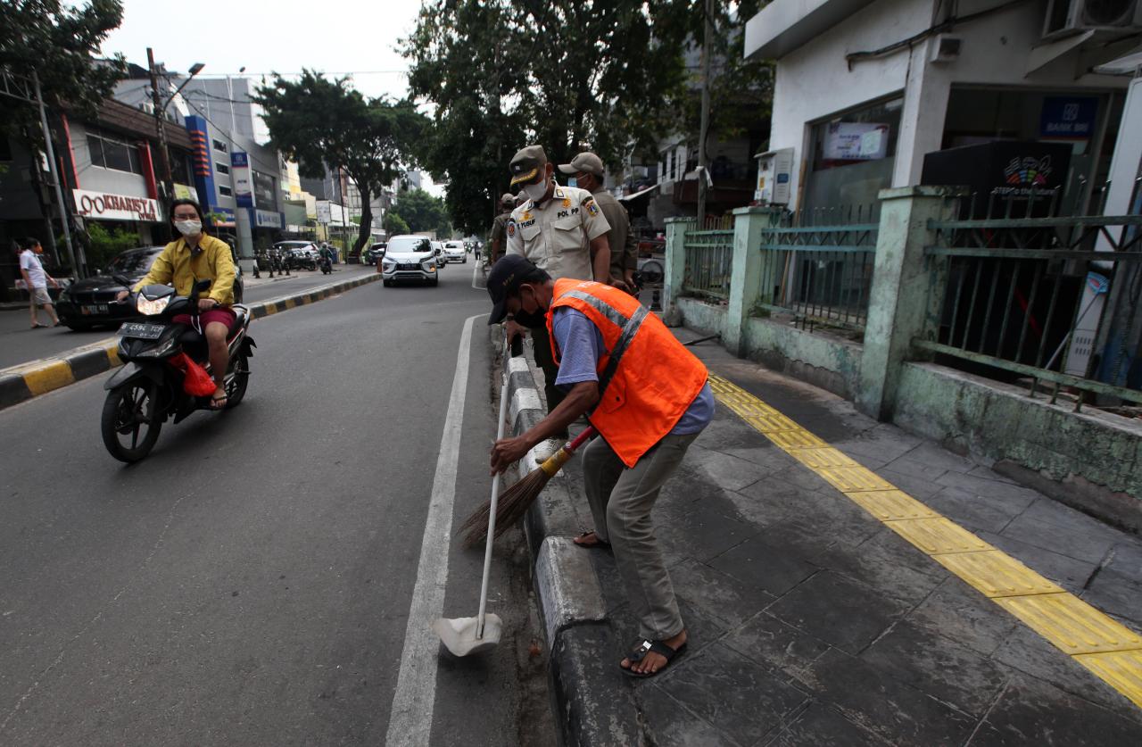 Cegah Penyebaran Covid-19,...