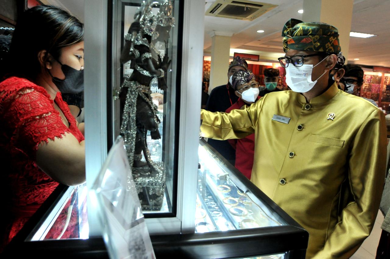 Jokowi Buka Pesta Kesenian...