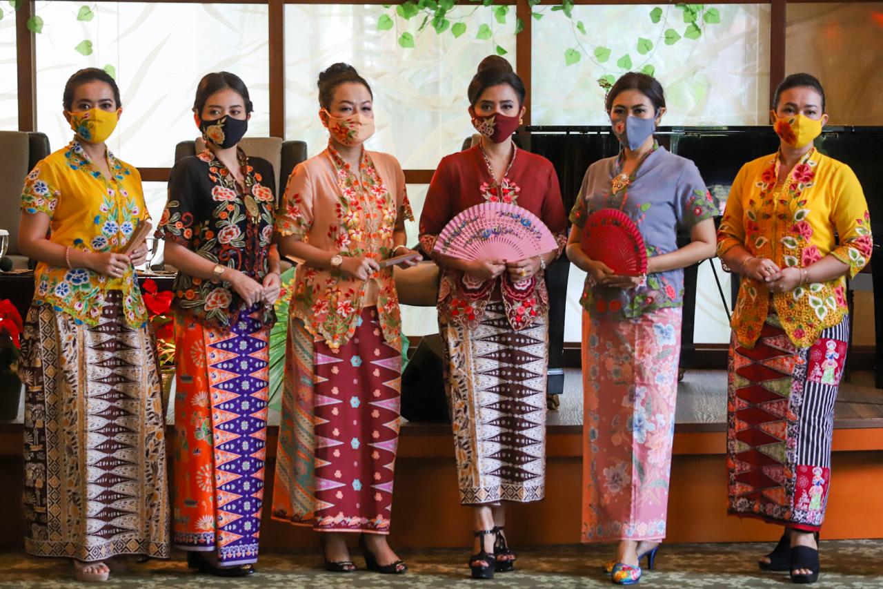 Fashion Show Komunitas...