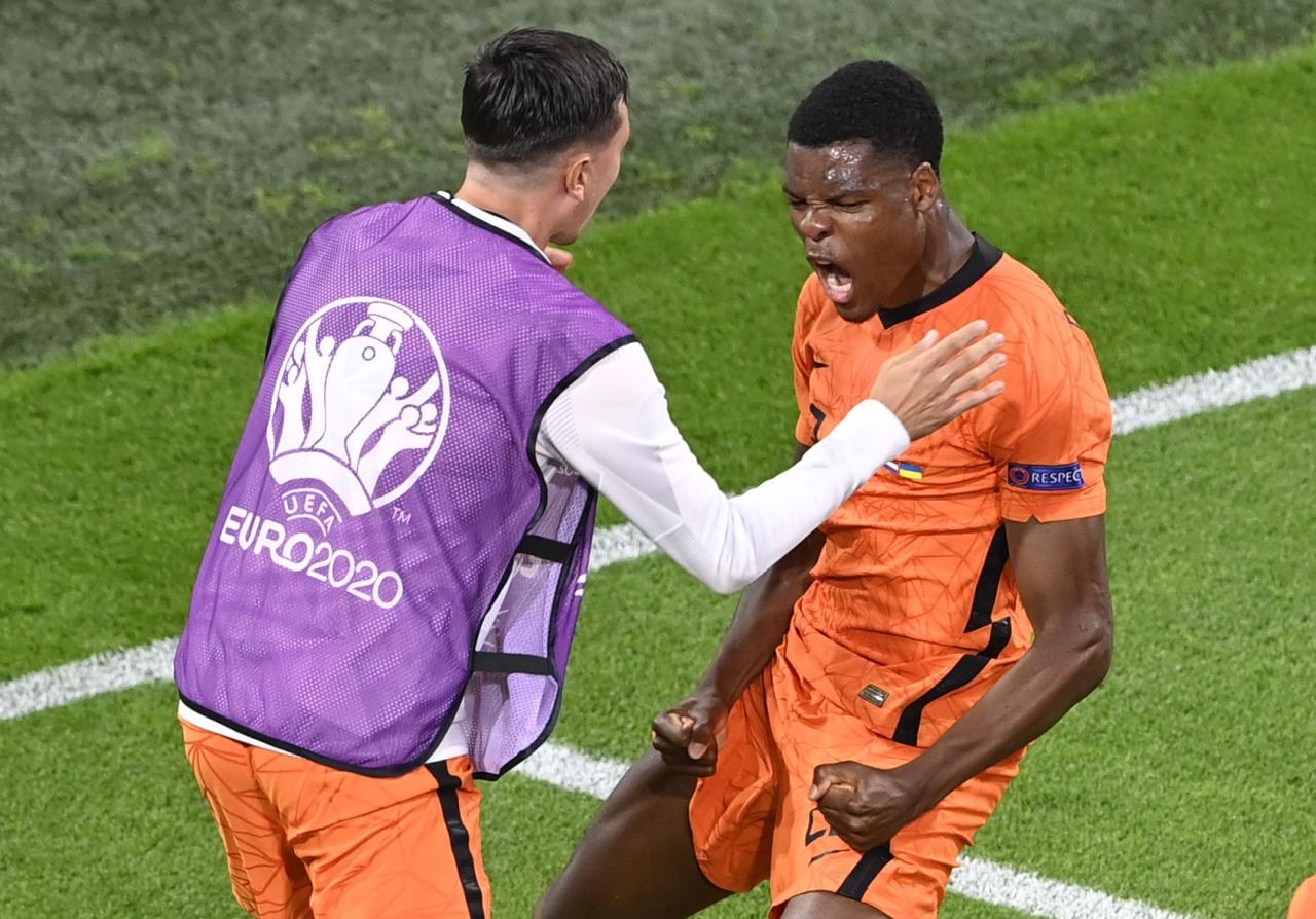 Tundukkan Ukraina, Belanda...