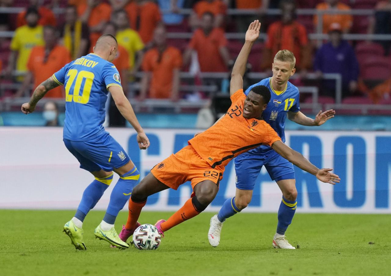 Tundukkan Ukraina, Belanda...