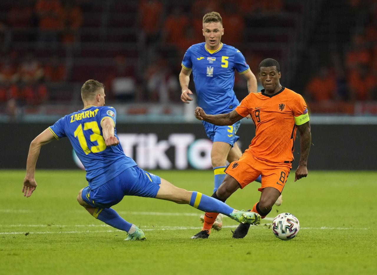 Tundukkan Ukraina, Belanda...