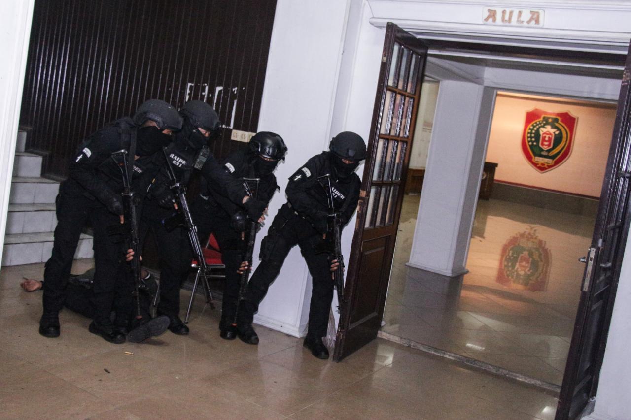 Aksi Prajurit Raider...