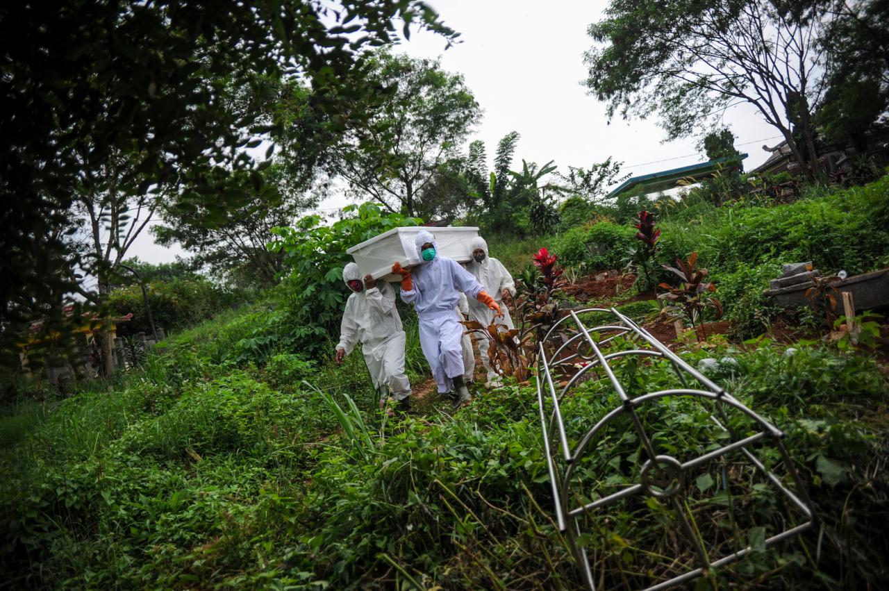 Kubur 30 Jenazah Covid...