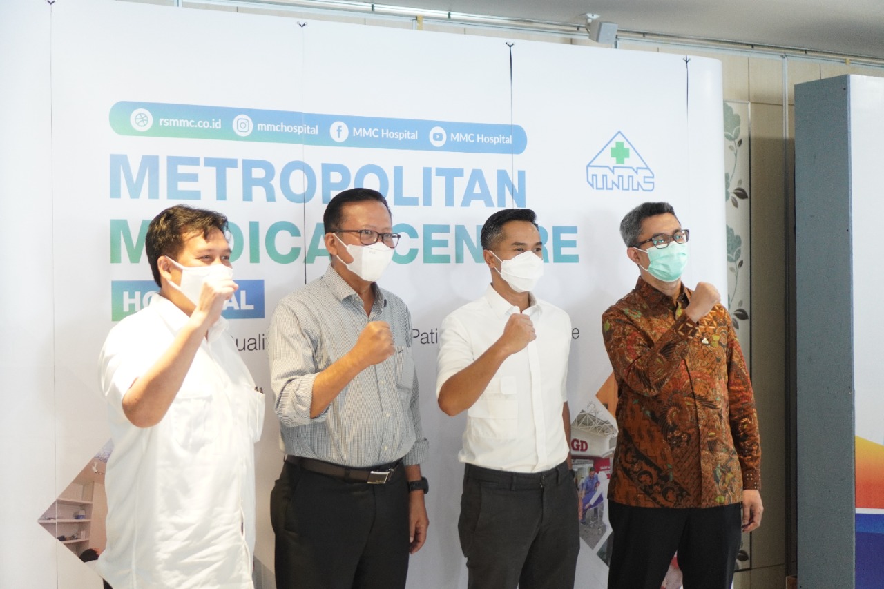 RS MMC Gelar Vaksinasi...