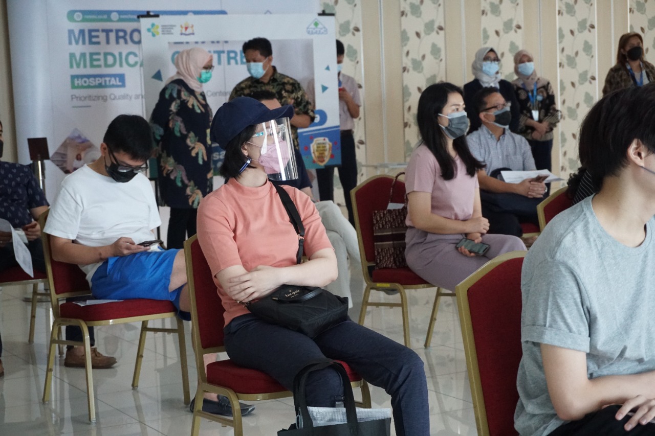RS MMC Gelar Vaksinasi...