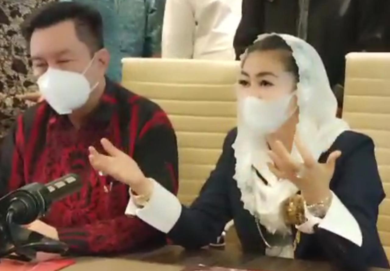 Wanita Emas Siap Rebut...