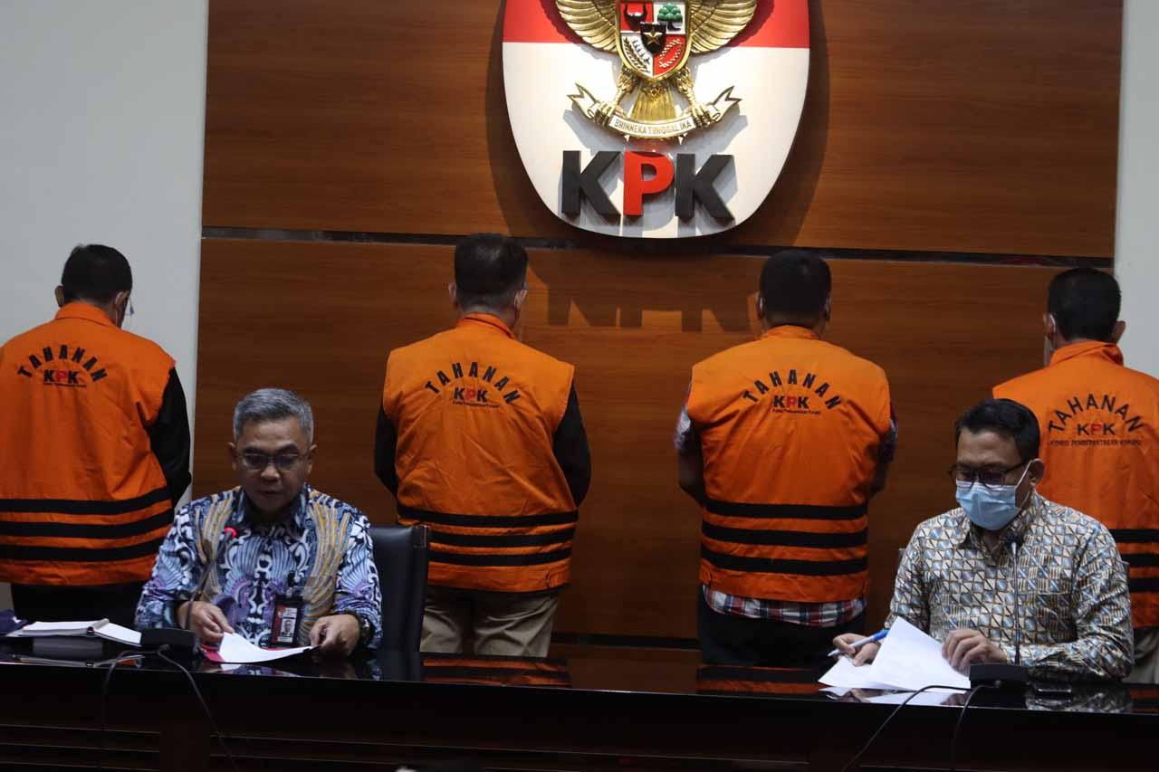 KPK Tahan Empat Mantan...