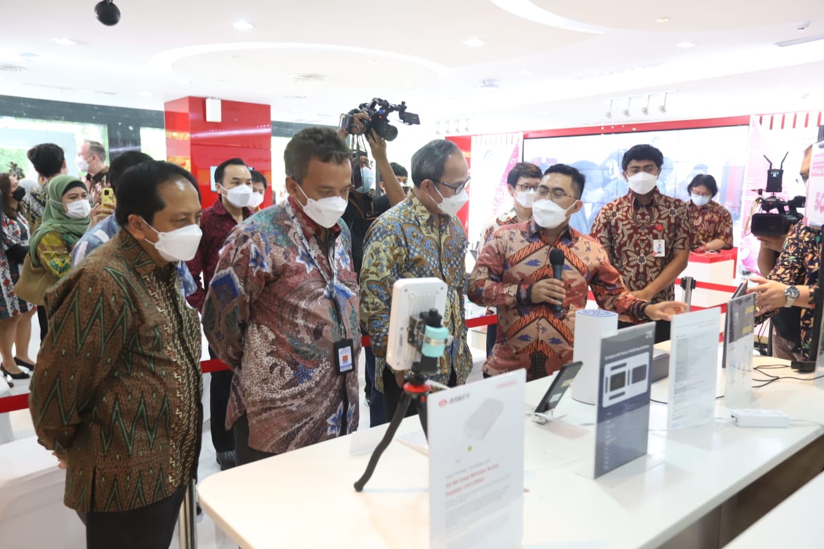 Kominfo-Smartfren Uji...
