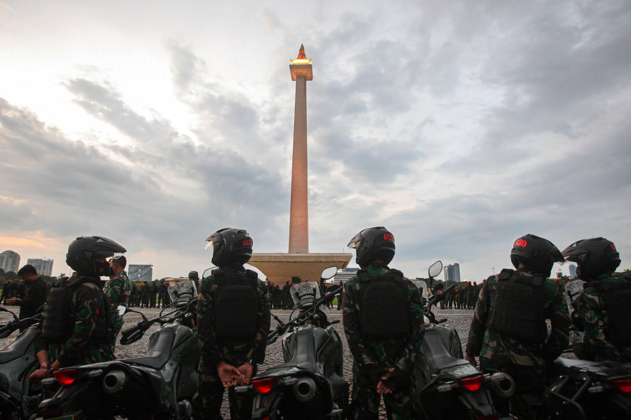 Anies Baswedan Pimpin...
