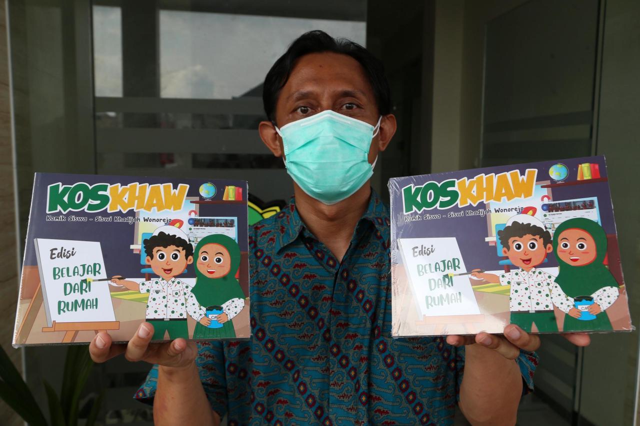 Koskhaw, Komik Buah...