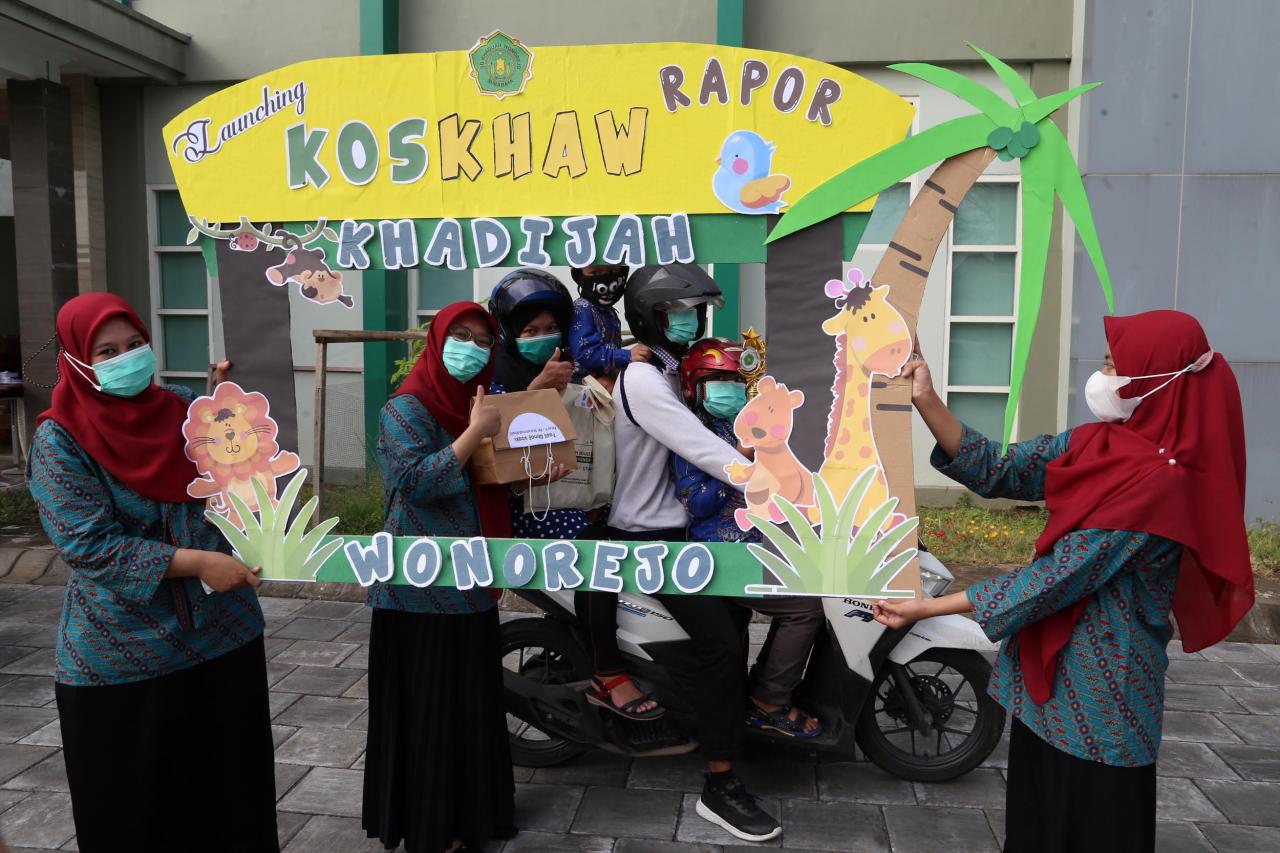 Koskhaw, Komik Buah...